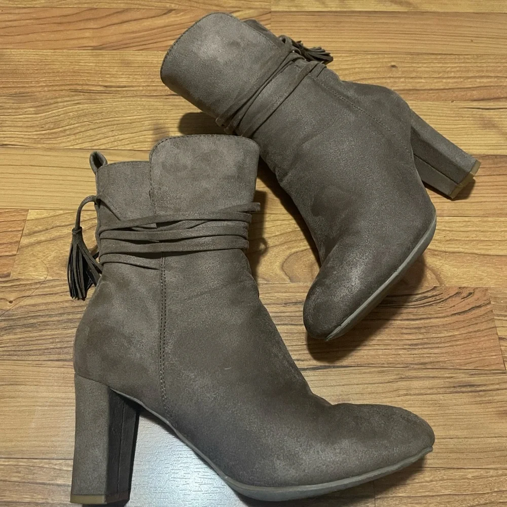 Zuri Women's Ankle Boots Size 5.5